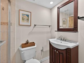 1308 Bayview Dr 2B, Fort Lauderdale FL 33304