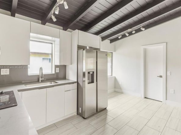 290 NE 171st Ter, North Miami Beach FL 33162