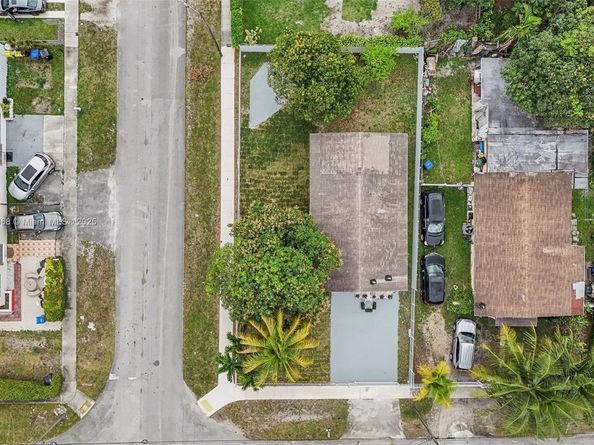 290 NE 171st Ter, North Miami Beach FL 33162
