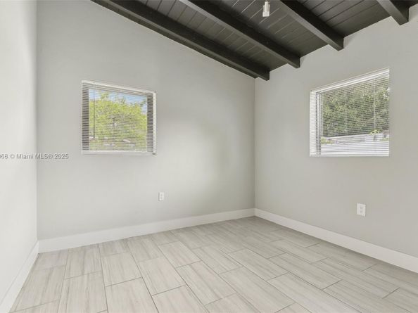 290 NE 171st Ter, North Miami Beach FL 33162