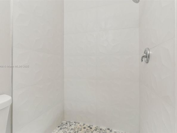 290 NE 171st Ter, North Miami Beach FL 33162
