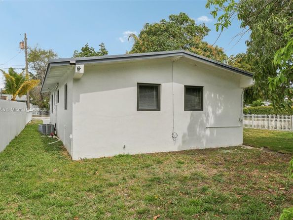 290 NE 171st Ter, North Miami Beach FL 33162