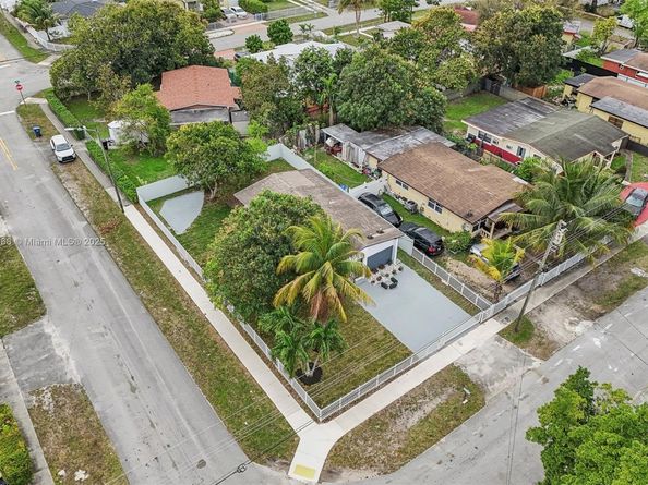 290 NE 171st Ter, North Miami Beach FL 33162