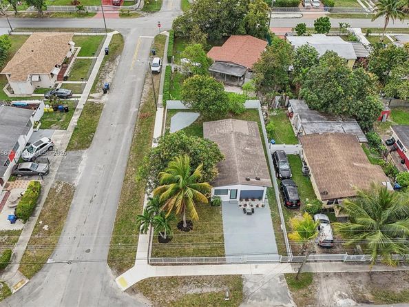 290 NE 171st Ter, North Miami Beach FL 33162
