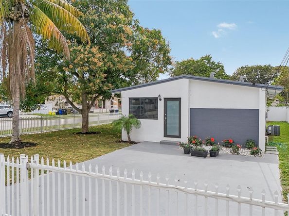 290 NE 171st Ter, North Miami Beach FL 33162