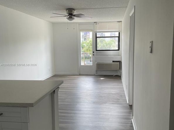 2771 Riverside Dr 307A, Coral Springs FL 33065
