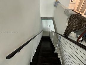 690 SW 1st Ct 1010, Miami FL 33130