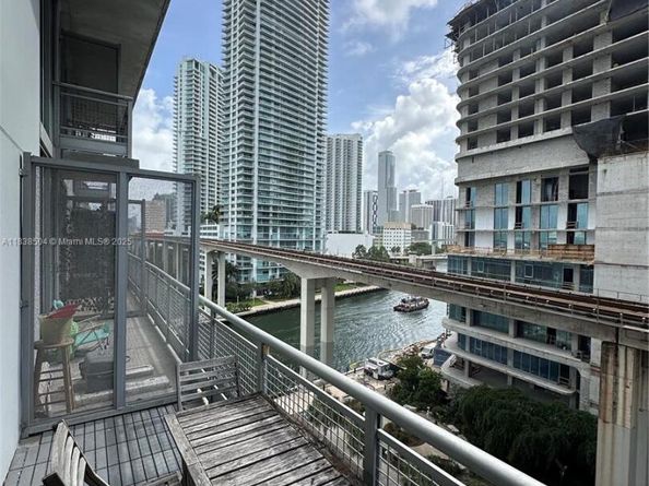 690 SW 1st Ct 1010, Miami FL 33130