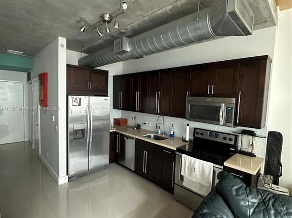690 SW 1st Ct 1010, Miami FL 33130