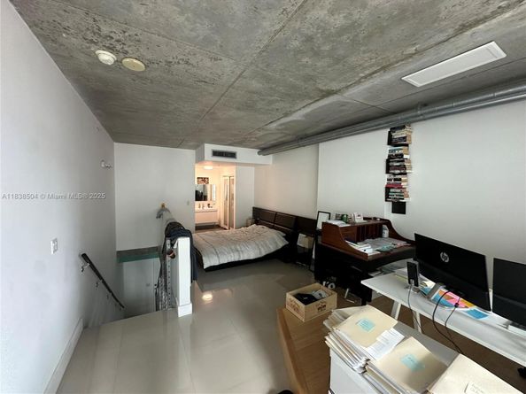 690 SW 1st Ct 1010, Miami FL 33130