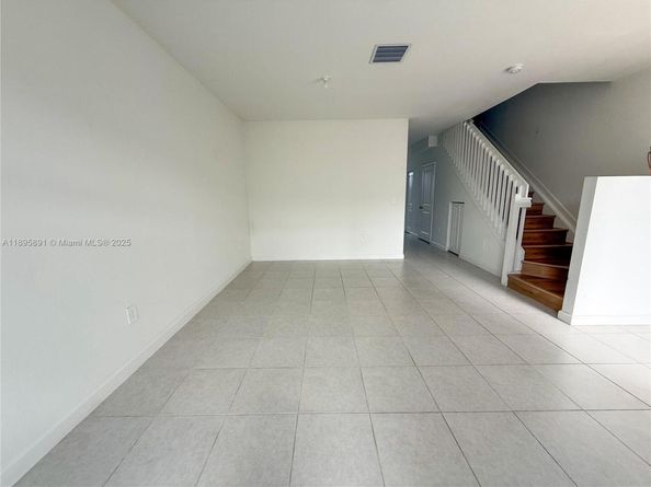 12445 NW 23rd Ct, Miami FL 33167