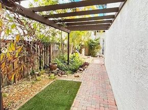 11161 NW 71st St, Doral FL 33178