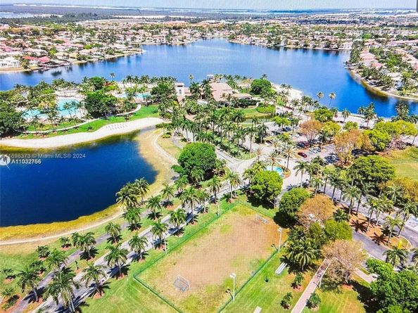 11161 NW 71st St, Doral FL 33178