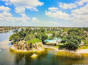 11161 NW 71st St, Doral FL 33178