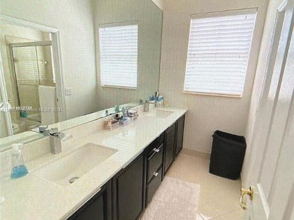 11161 NW 71st St, Doral FL 33178