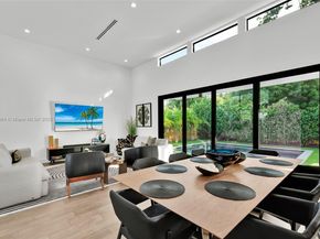 530 NW 41st St, Miami FL 33127
