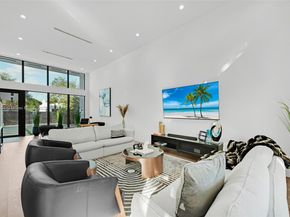 530 NW 41st St, Miami FL 33127