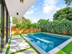 530 NW 41st St, Miami FL 33127