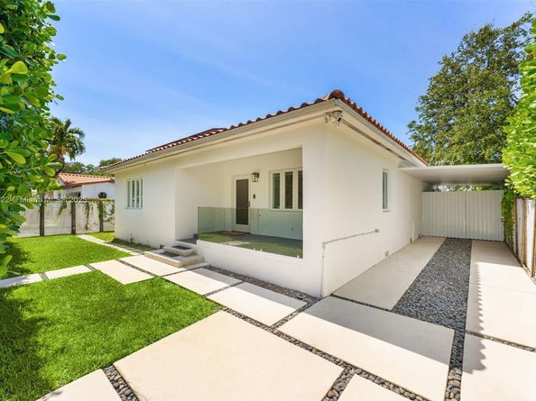 646 NE 83rd St, Miami FL 33138