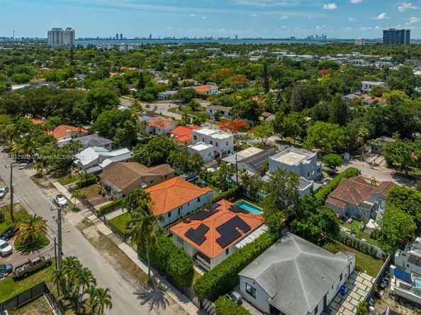 646 NE 83rd St, Miami FL 33138