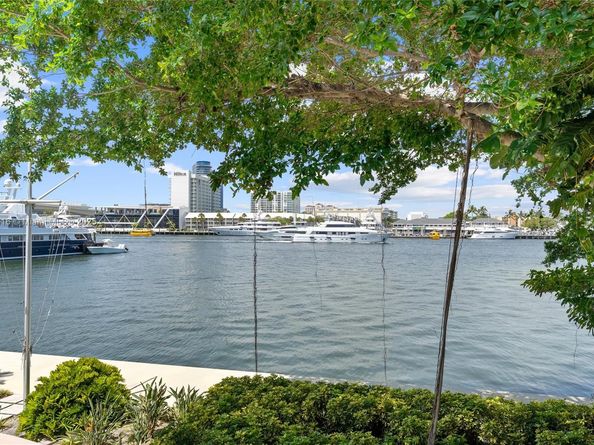2500 Mercedes Dr, Fort Lauderdale FL 33316