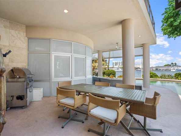 2500 Mercedes Dr, Fort Lauderdale FL 33316