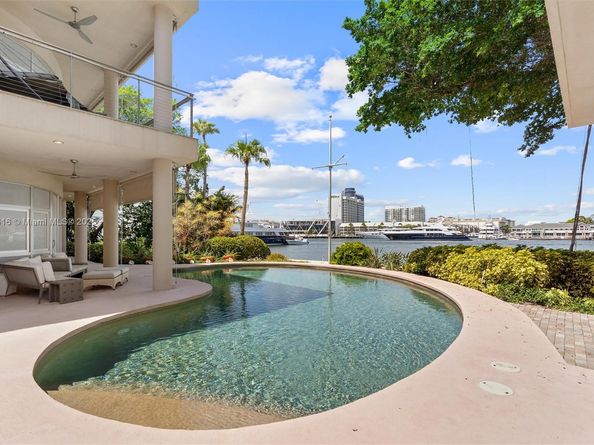 2500 Mercedes Dr, Fort Lauderdale FL 33316