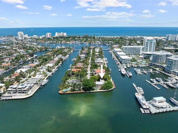 2500 Mercedes Dr, Fort Lauderdale FL 33316