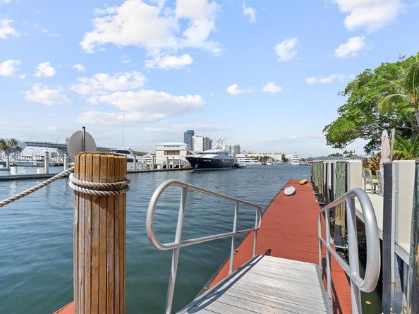 2500 Mercedes Dr, Fort Lauderdale FL 33316