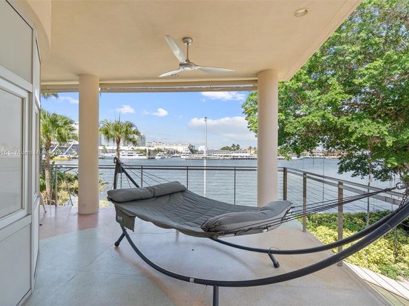 2500 Mercedes Dr, Fort Lauderdale FL 33316