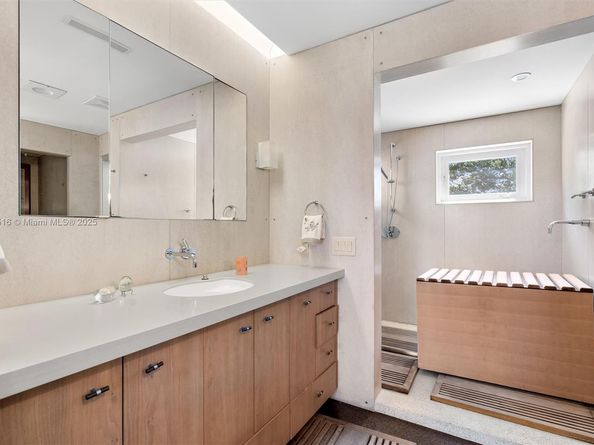 2500 Mercedes Dr, Fort Lauderdale FL 33316