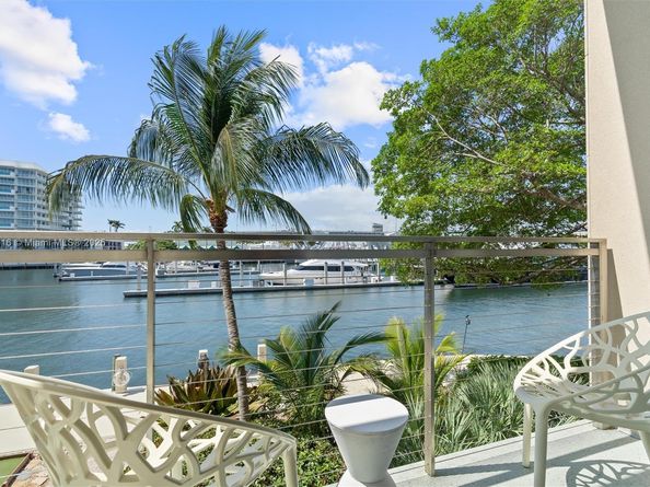 2500 Mercedes Dr, Fort Lauderdale FL 33316