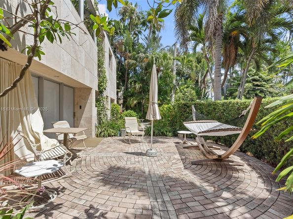 2500 Mercedes Dr, Fort Lauderdale FL 33316
