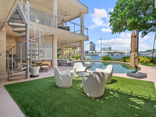 2500 Mercedes Dr, Fort Lauderdale FL 33316