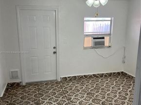 4372 W 11th Ln 30, Hialeah FL 33012