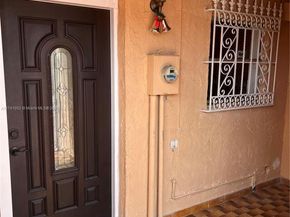 4372 W 11th Ln 30, Hialeah FL 33012