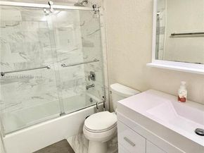 7876 NW 109th Path, Doral FL 33178