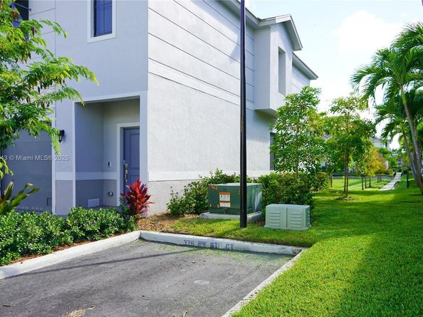 848 NW 3rd Way, Pompano Beach FL 33060
