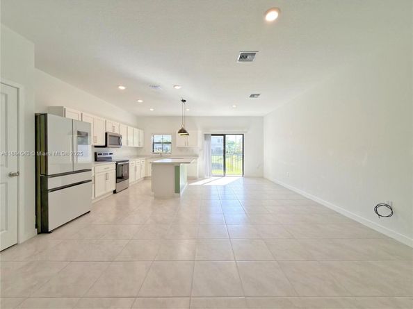 848 NW 3rd Way, Pompano Beach FL 33060