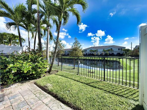 848 NW 3rd Way, Pompano Beach FL 33060