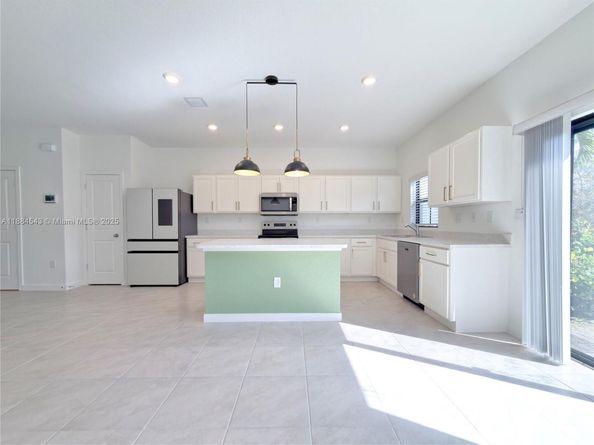 848 NW 3rd Way, Pompano Beach FL 33060