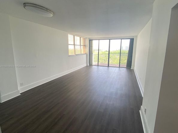 2450 NE 135th St 1012, North Miami FL 33181