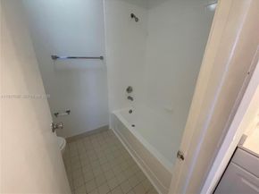 9846 Nob Hill Ln 9846, Sunrise FL 33351