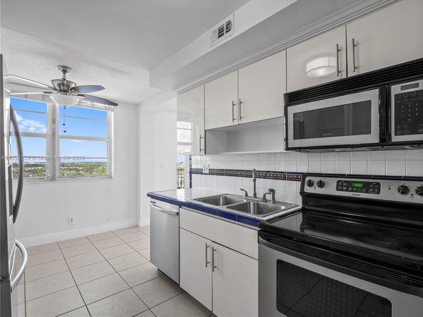 3161 S Ocean Dr 1201, Hallandale Beach FL 33009