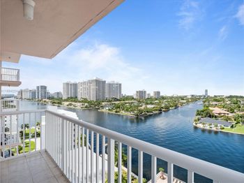 3161 S Ocean Dr