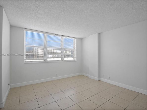 3161 S Ocean Dr 1201, Hallandale Beach FL 33009