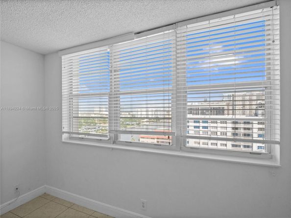 3161 S Ocean Dr 1201, Hallandale Beach FL 33009