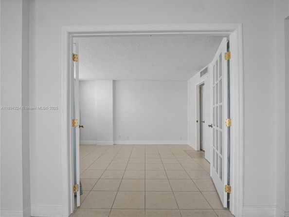 3161 S Ocean Dr 1201, Hallandale Beach FL 33009