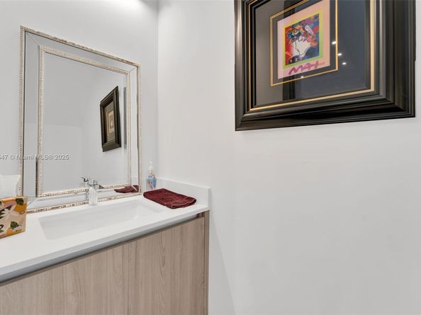 4212 NE 7th Ter, Oakland Park FL 33334