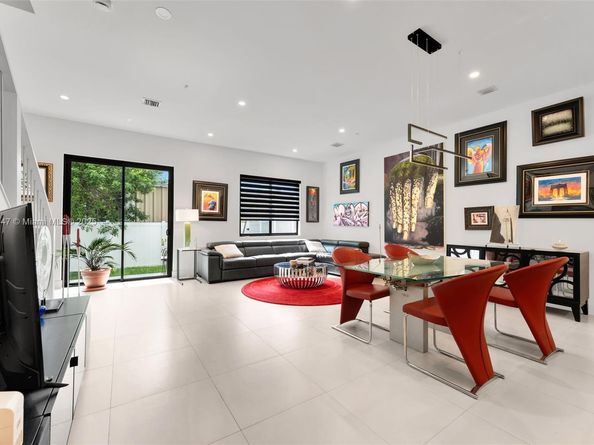4212 NE 7th Ter, Oakland Park FL 33334